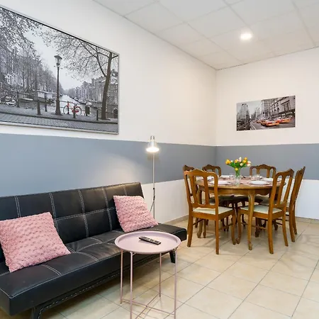 Apartament Półwiejska 4
